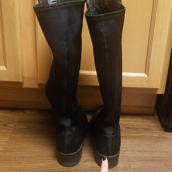 Black Boots - Picture 3 of 5